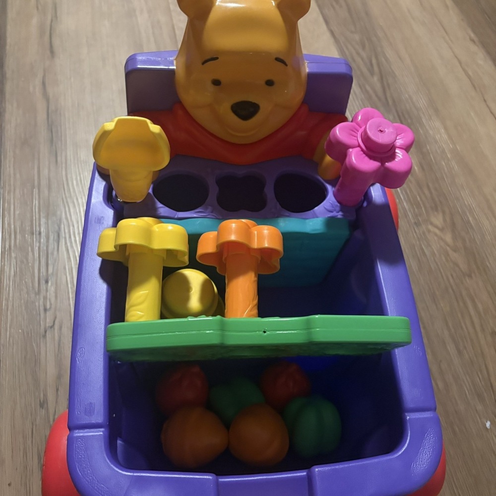 Very HTF RARE Vintage 1998Winnie the Pooh Wagon with Shape Sorter&accessories